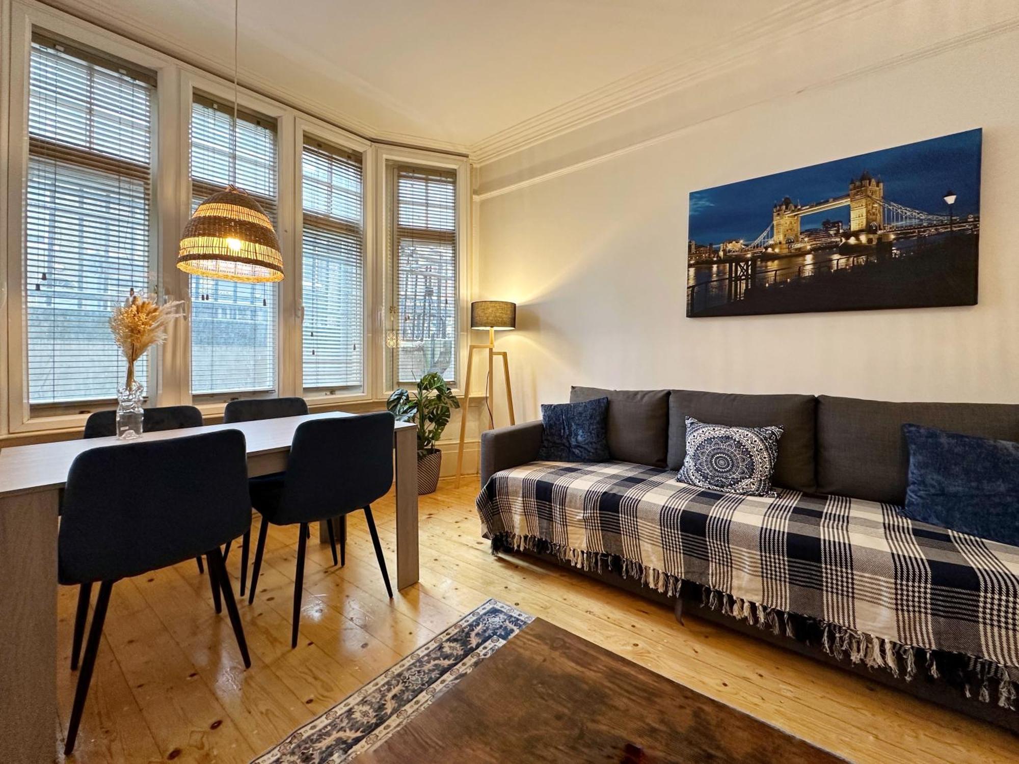 Oliver's Place In Holborn - 2 Double Beds, 1 Sofa Bed, Great Location Apartament *