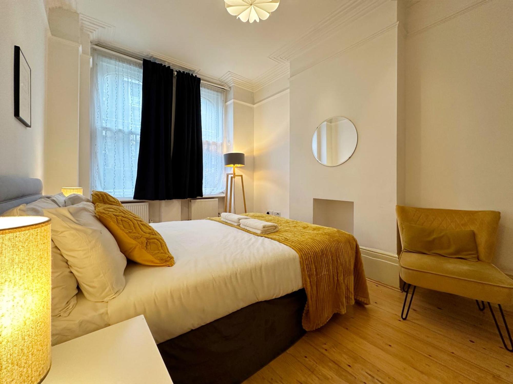 Apartament Oliver's Place In Holborn - 2 Double Beds, 1 Sofa Bed, Great Location Londra